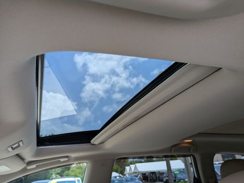 Used 2018 Nissan Pathfinder Platinum FWD image 22