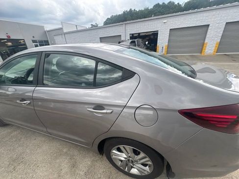 Used 2020 Hyundai Elantra Value Edition w/ Winter Weather Package FWD image 18