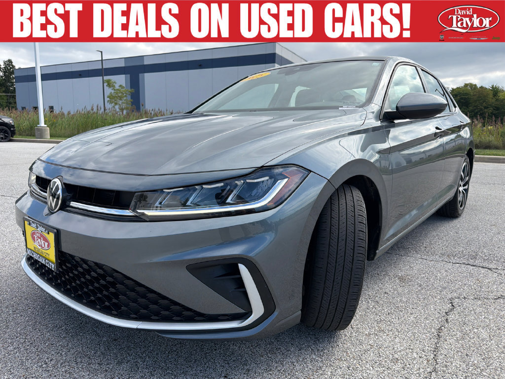 Used 2025 Volkswagen Jetta SE FWD image 8