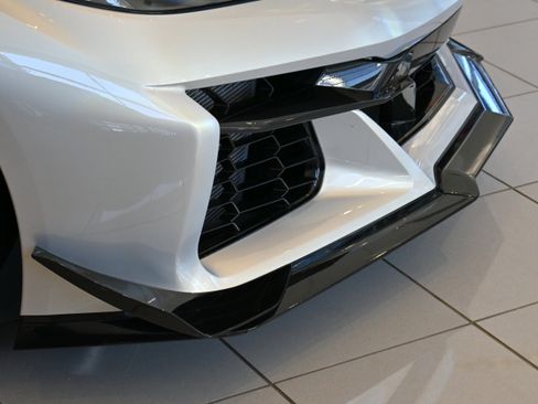 Used 2024 Chevrolet Corvette Z06 w/ Z07 Performance Package image 32