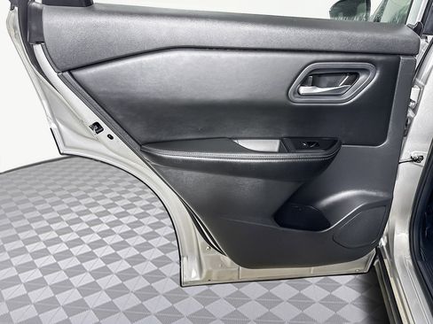 Used 2025 Nissan Rogue SV image 26