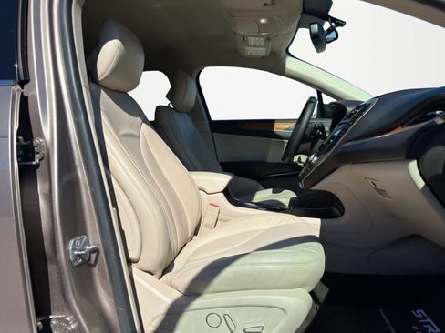 Used 2019 Lincoln MKC Select w/ Select Plus Package image 20