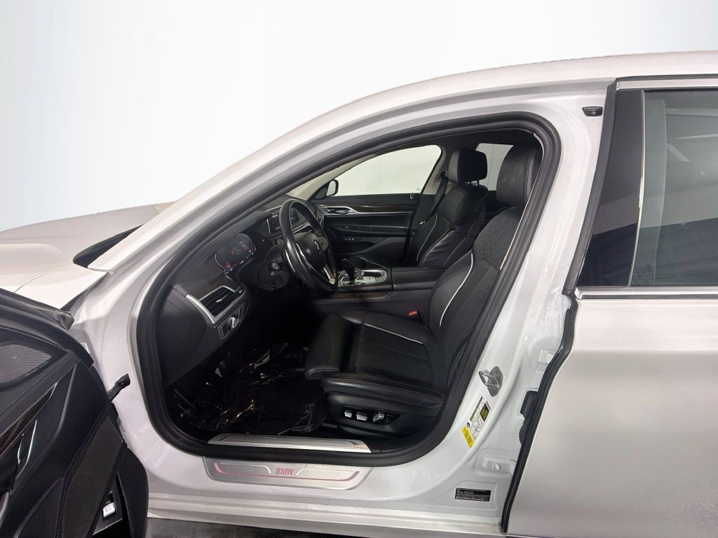 Used 2020 BMW 740i RWD image 21