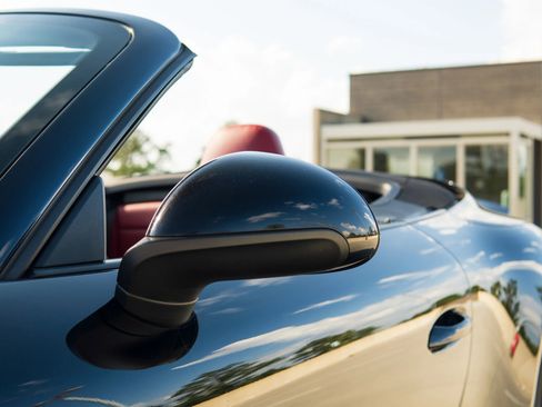 Used 2018 Porsche 911 Carrera 4S image 40