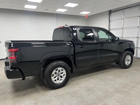 Used 2024 Nissan Frontier SV w/ Technology Package AWD/4WD image 11