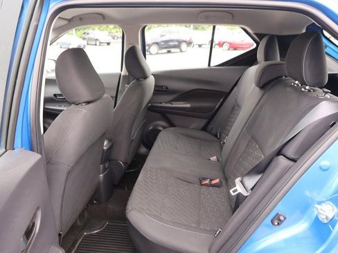 Used 2022 Nissan Kicks S FWD image 9