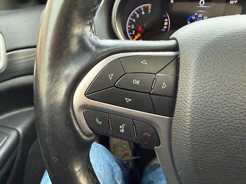 Used 2020 Jeep Grand Cherokee Altitude image 25