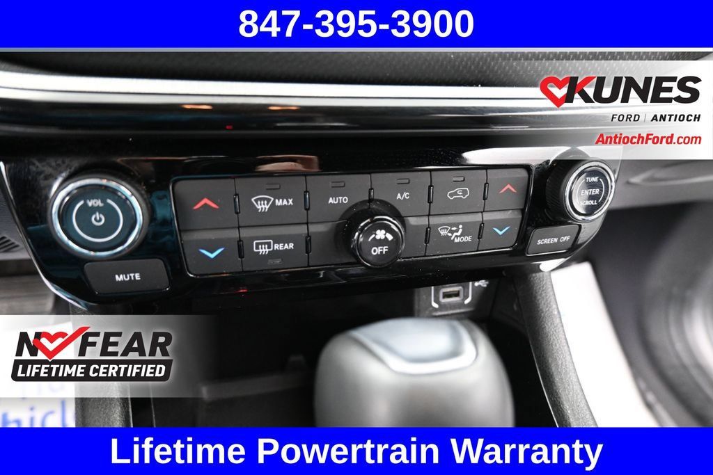 Used 2025 Jeep Compass Trailhawk AWD/4WD image 36