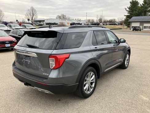 Used 2021 Ford Explorer XLT w/ Equipment Group 202A AWD/4WD image 6