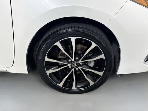 Used 2018 Toyota Corolla XSE w/ Carpet Mat Package (TMS) FWD image 32