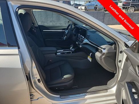 New 2025 Nissan Altima 2.5 SR w/ SR Premium Package FWD image 16