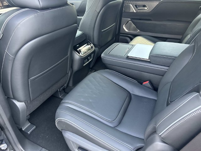 New 2027 INFINITI QX80 Autograph w/ Premium Cargo Package AWD/4WD image 17