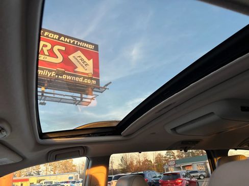 Used 2009 Toyota Sienna XLE image 23