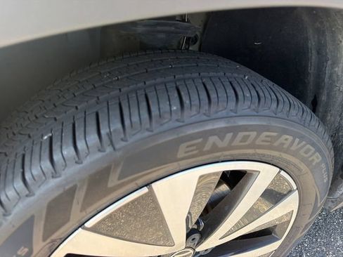 Certified 2022 Volkswagen Taos SE FWD image 27