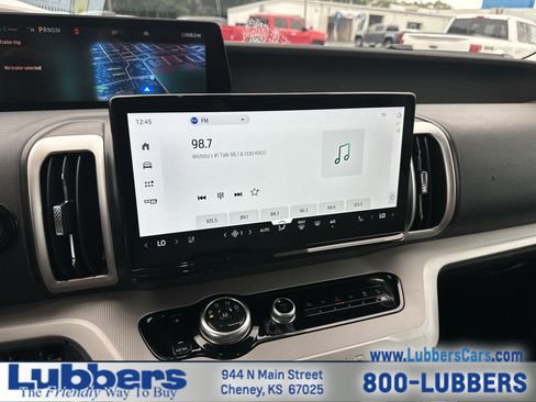 Used 2025 Ford Expedition Active AWD/4WD image 16