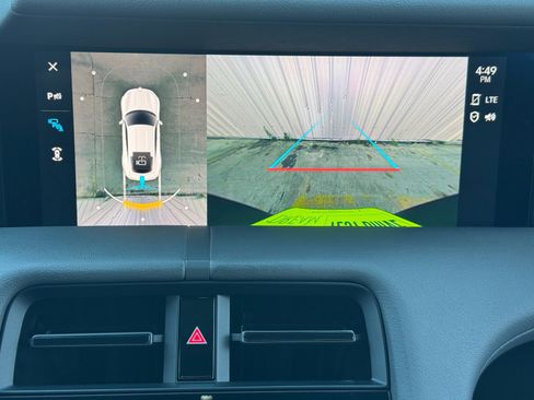 Used 2020 Porsche Taycan 4S image 33