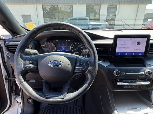 Used 2020 Ford Explorer XLT w/ Comfort Package AWD/4WD image 16