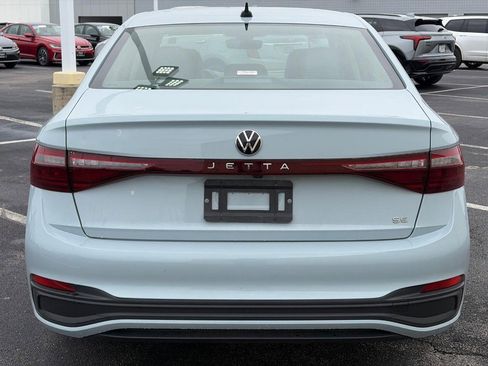 Used 2025 Volkswagen Jetta SE FWD image 3