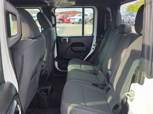 Used 2026 Jeep Gladiator Sport AWD/4WD image 23