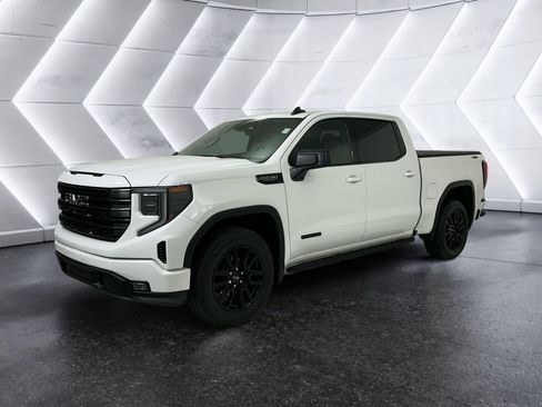 Used 2024 GMC Sierra 1500 Elevation image 3