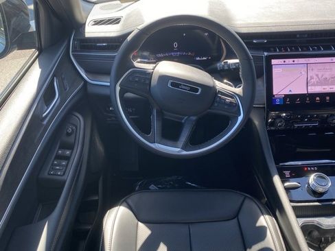 New 2025 Jeep Grand Cherokee L Limited w/ Luxury Tech Group II image 40