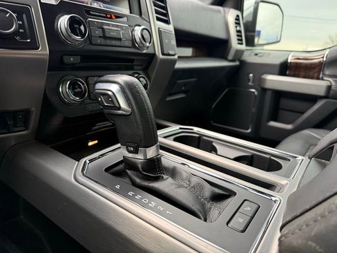 Used 2015 Ford F150 Platinum w/ Equipment Group 701A Luxury image 20