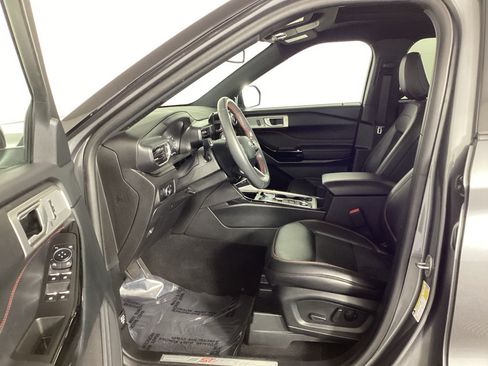 Used 2023 Ford Explorer ST-Line w/ Class IV Trailer Tow Package AWD/4WD image 17