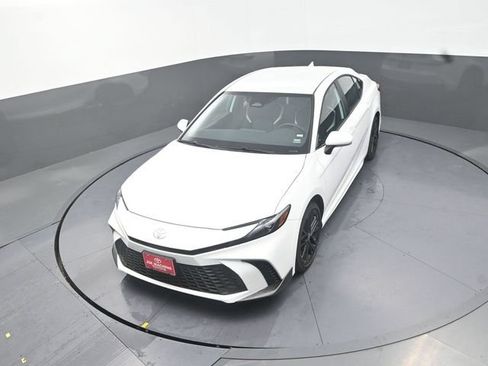 Used 2026 Toyota Camry SE FWD image 25