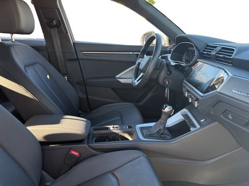 Used 2022 Audi Q3 2.0T Premium image 14