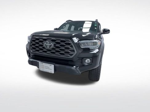 Certified 2023 Toyota Tacoma TRD Off-Road AWD/4WD image 4