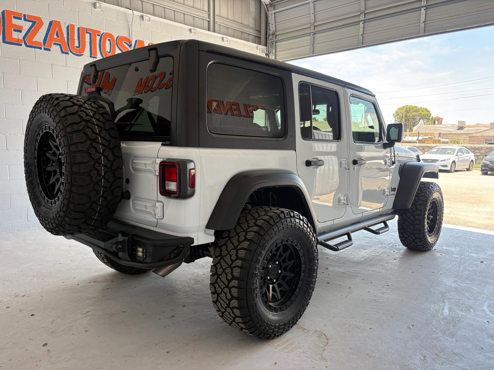 Used 2022 Jeep Wrangler Unlimited Sport AWD/4WD image 6