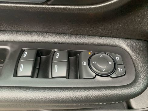 Used 2024 GMC Terrain SLE image 29