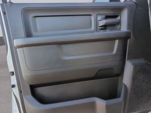 Used 2024 RAM 2500 Tradesman w/ Chrome Appearance Group image 15