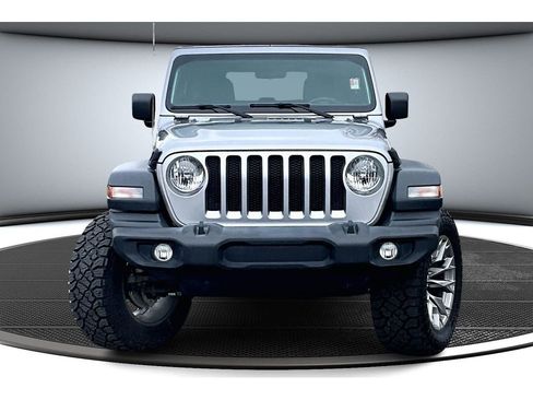 Used 2019 Jeep Wrangler Sport image 4