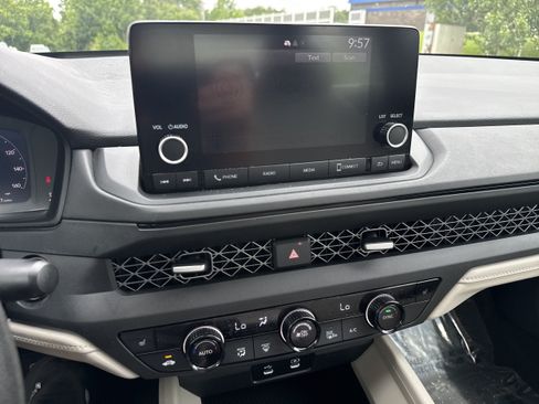 Used 2024 Honda Accord EX image 15