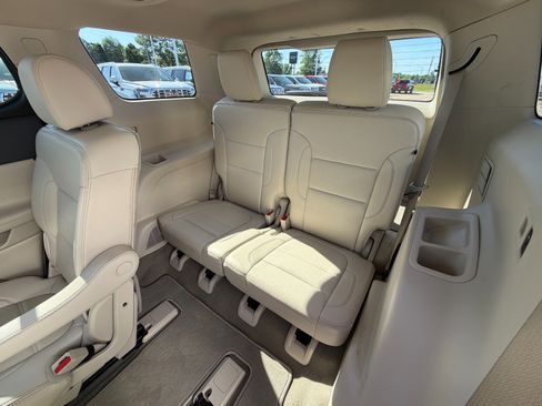 Used 2021 GMC Acadia Denali w/ Denali Technology Package FWD image 27
