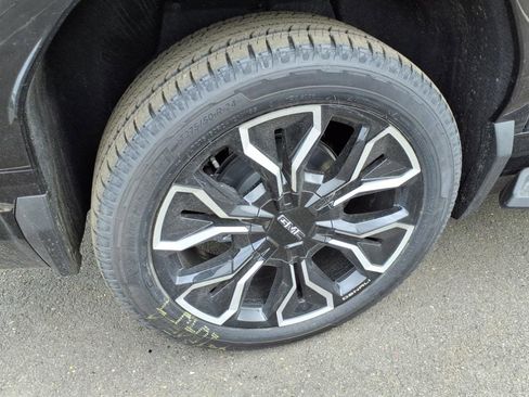 New 2025 GMC Sierra EV Denali image 7