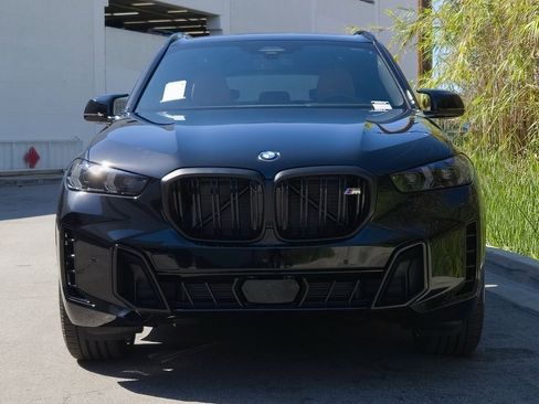 New 2026 BMW X5 M60i w/ Climate Comfort Package image 3