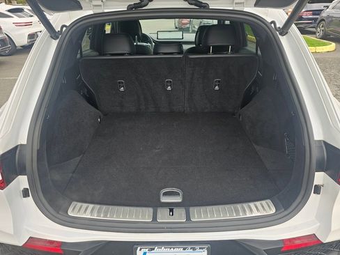 Certified 2025 Genesis GV70 3.5T Sport image 24