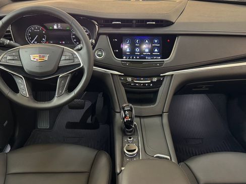 New 2025 Cadillac XT5 Premium Luxury image 17