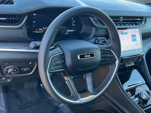 Used 2024 Jeep Grand Cherokee Limited 4xe image 10