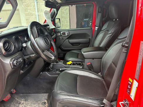 Used 2022 Jeep Gladiator Sport AWD/4WD image 16