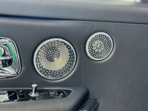 Certified 2022 Rolls-Royce Cullinan Black Badge w/ Dark Exterior Package image 18