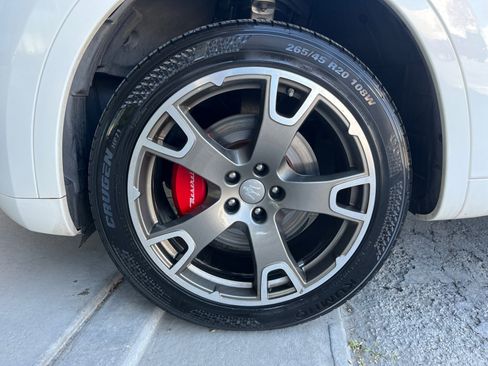 Used 2017 Maserati Levante w/ Sport Package image 10