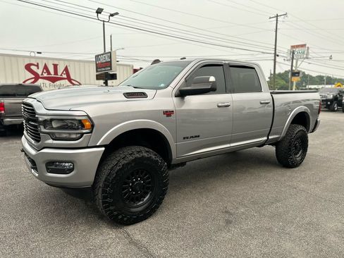 Used 2022 RAM 2500 Laramie AWD/4WD image 1