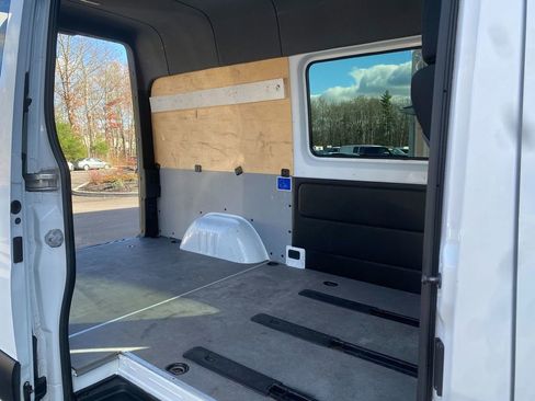 Used 2021 Mercedes-Benz Sprinter 2500 w/ Driver Convenience Package image 27