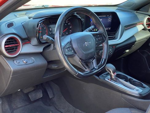 Used 2024 Chevrolet Trax RS w/ Driver Confidence Package image 10