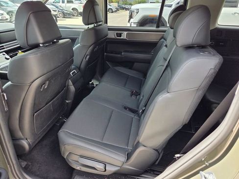 Used 2024 Hyundai Santa Fe SEL FWD image 9