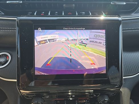 New 2025 Jeep Grand Cherokee L Altitude image 37