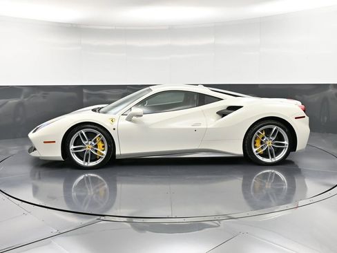 Used 2017 Ferrari 488 GTB image 2